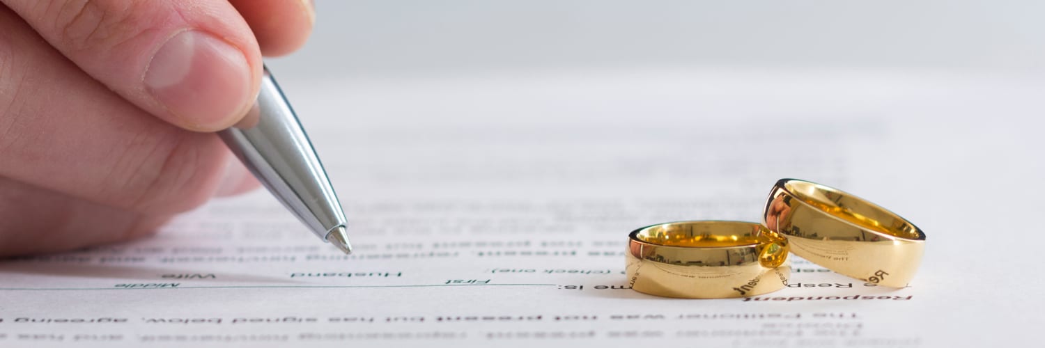 How Do I Keep a Divorce Lawyer with Minimal Funds?