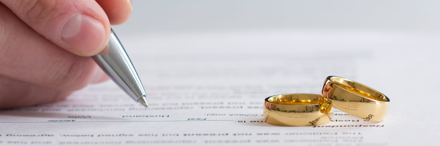 Who Pays Attorney Fees in a Divorce in Illinois?